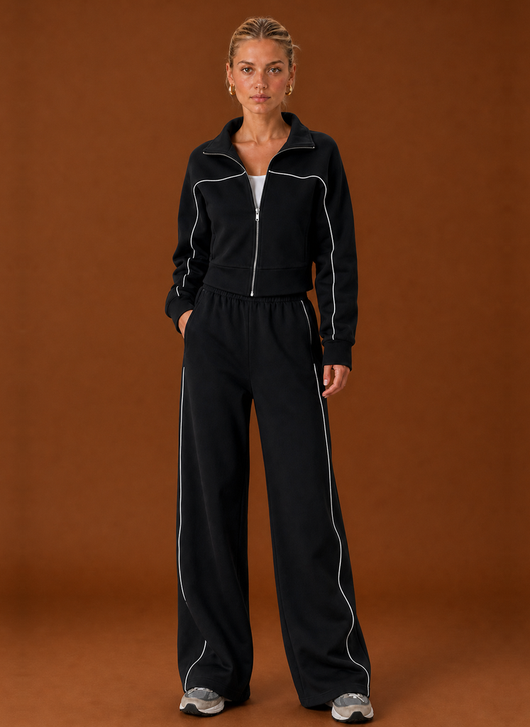 Front view of the Areleon women's full-zip tracksuit showing the zip jacket and matching joggers