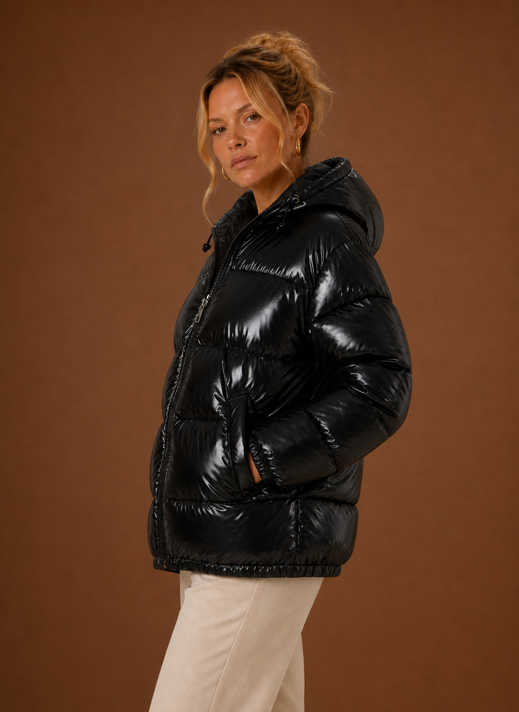 Side view of the Areleon Oversized Women's Puffer Jacket, highlighting the roomy fit and profile.