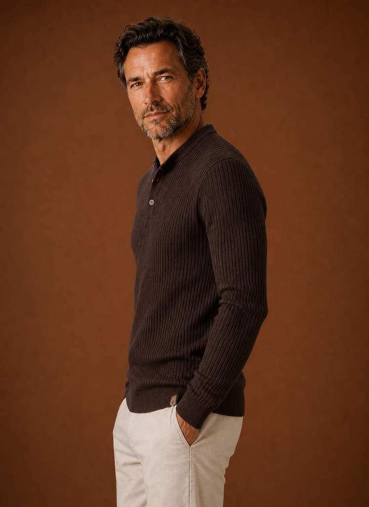 Side view of the Areleon men's sweater shirt showing profile and shoulder fit