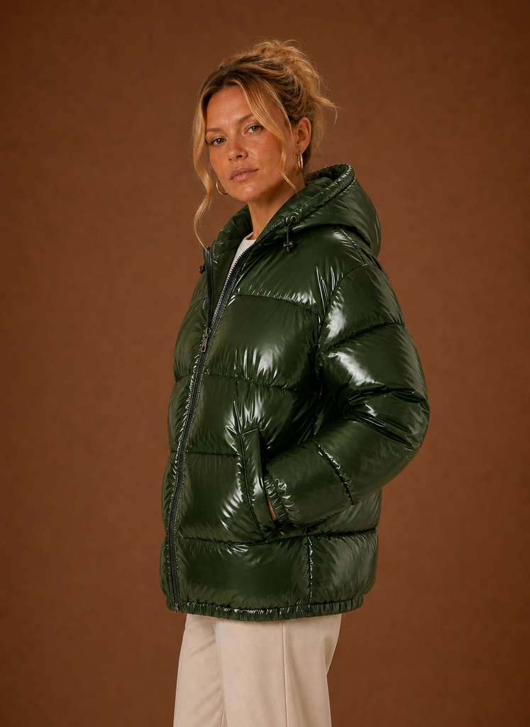Side view of the Areleon Oversized Women's Puffer Jacket, highlighting the roomy fit and profile.