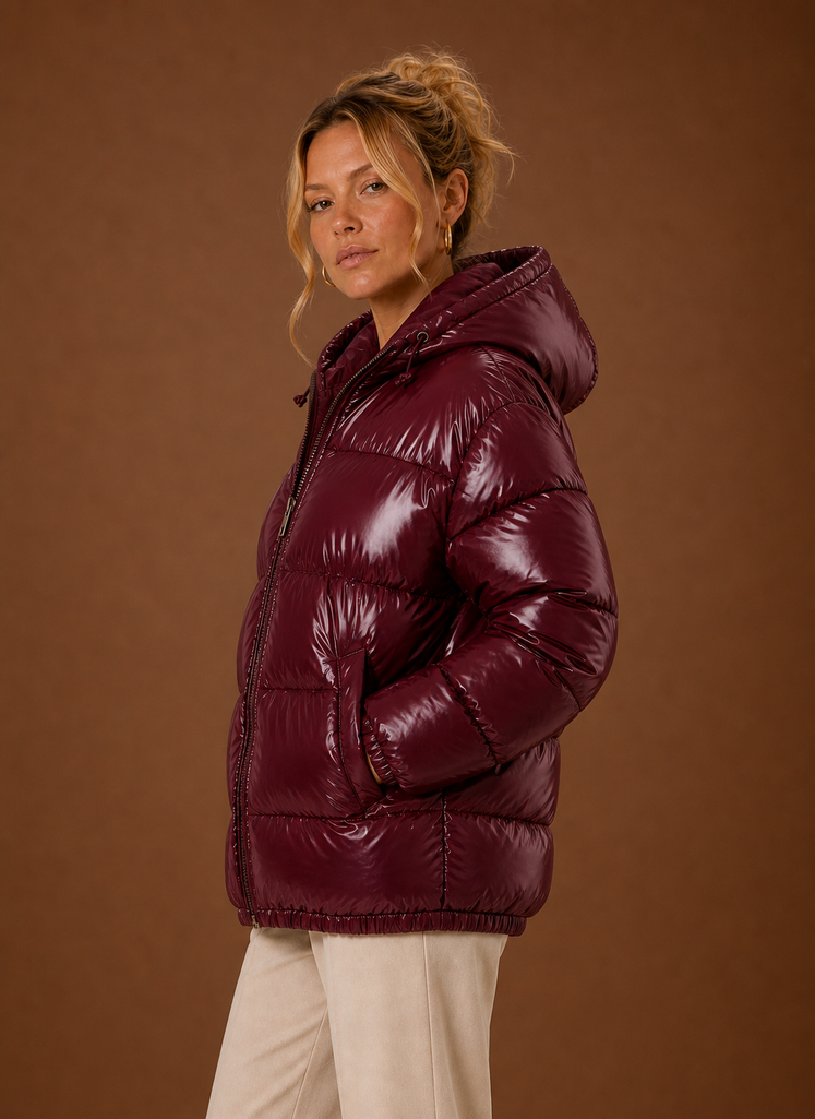 Side view of the Areleon Oversized Women's Puffer Jacket, highlighting the roomy fit and profile.